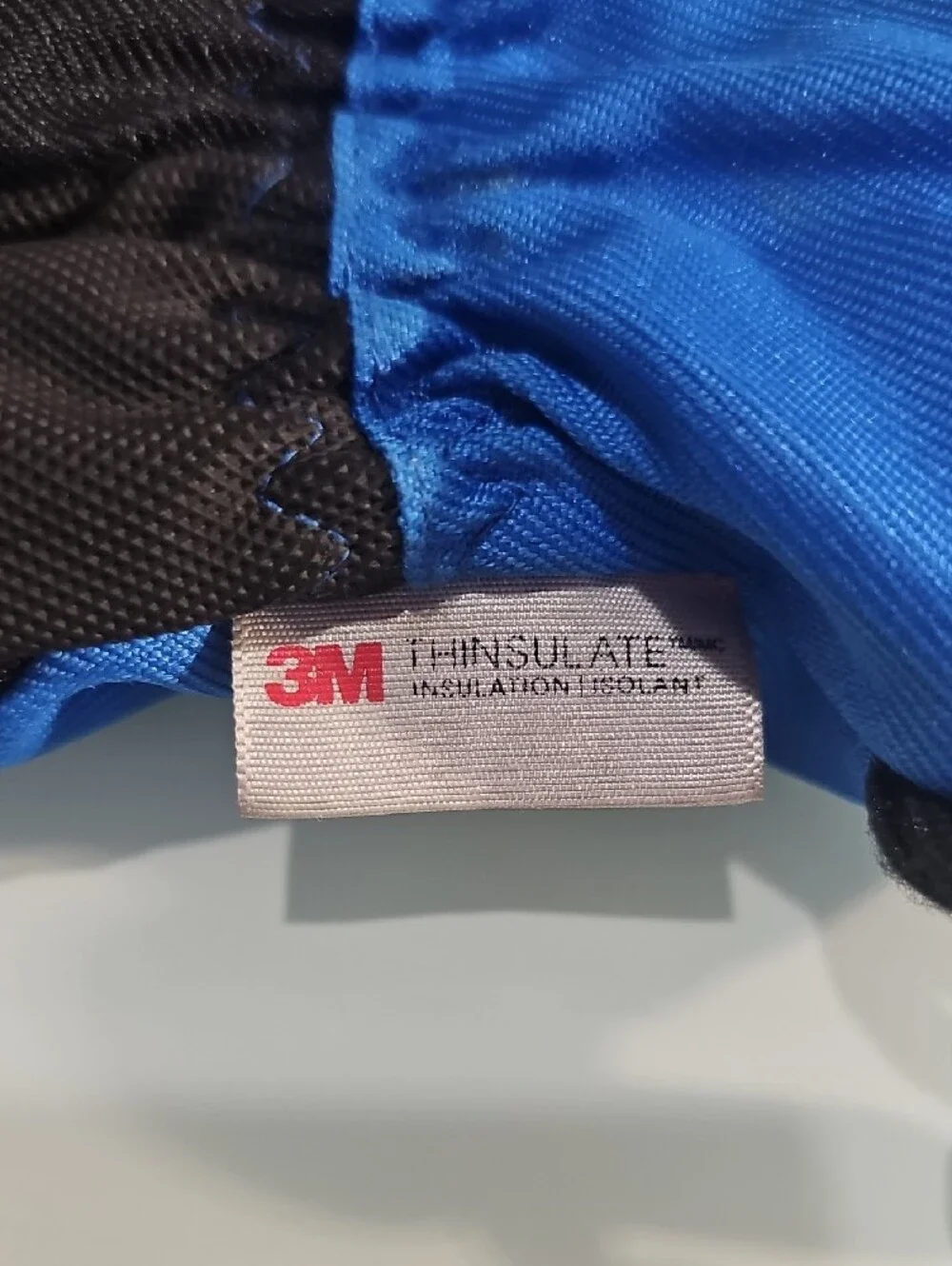 EUC 3M Thinsulate Kids Blue and Black Insulated Gloves by Hikenture Medium